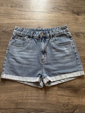 High-Rise Light Blue Denim Women's Shorts - Medium/6